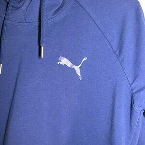 Puma Women’s blue athletic Hoodie, sz Large but fits smaller. Great condition!